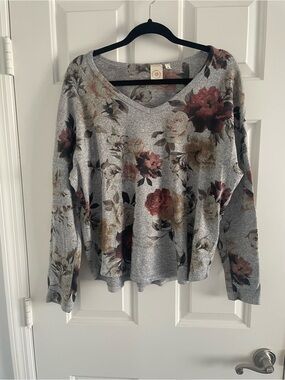 Floral V-Neck Long Sleeve Top - Gray / Dusty Rose
